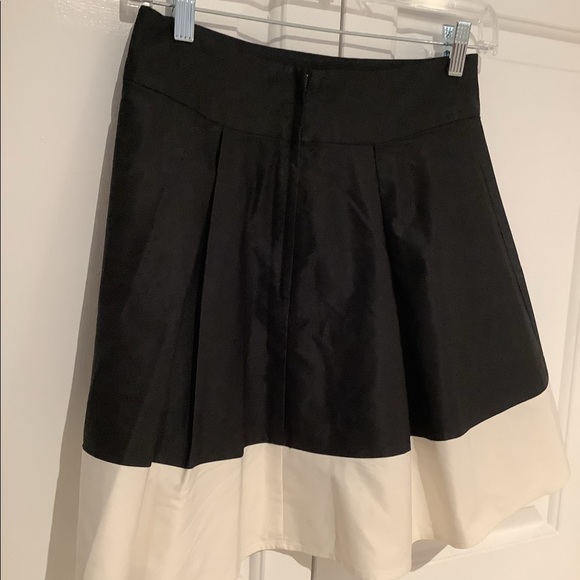 H&M Black and White skirt Size 6 US - Picture 2 of 3